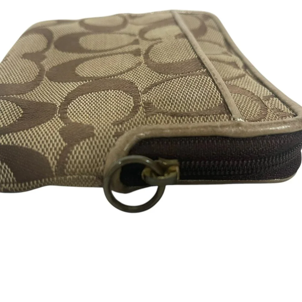 Coach Signature C Canvas Wristlet (missing strap) with Flower - Picture 10 of 11